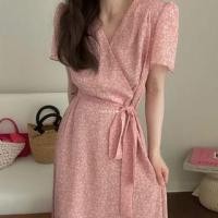 ราคา Short-Sleeve V-neck Floral Print Wrap Midi A-Line Dress (1128670398)