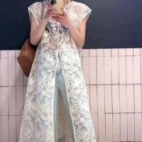 ราคา Sleeveless Notch Neck Plain Embroidered Slit Long Top (1128424064)