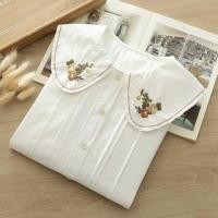 ราคา Collared Flower Embroidered Blouse White - One Size (1128447768)