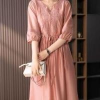 ราคา 3/4-Sleeve Notch Neck Embroidered Drawstring Waist Midi A-Line Dress (1129008169)