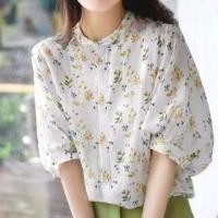 ราคา 3/4-Sleeve Stand Collar Floral Print Button-Up Blouse (1129796175)