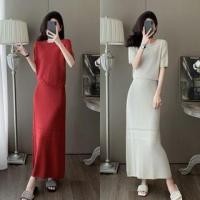 ราคา Set: Short-Sleeve Crew Neck Plain Knit Top + High Rise Maxi Straight Skirt (1129854822)