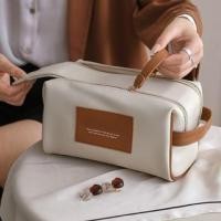 ราคา Lettering Zip Makeup Pouch (1129922153)