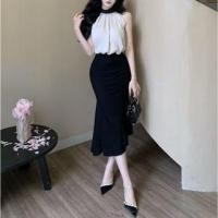 ราคา Set: Sleeveless Mock Neck Two Tone Top + High Rise Plain Slit Midi Mermaid Skirt (1130088838)