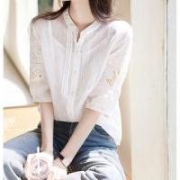 ราคา 3/4-Sleeve Stand Collar Floral Embroidered Perforated Pintuck Button-Up Blouse (1130157881)