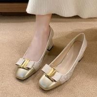 ราคา Chunky Heel Cap Toe Jacquard Bow Accent Pumps (1130583193)