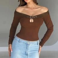 ราคา Long Sleeve Off-Shoulder Buckle Accent Cut-Out Slim-Fit Crop Top (1130682073)