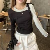 ราคา Long Sleeve Mock Two Piece Color-Block Cut-Out Slim-Fit Crop Top Black - One Size (1130710851)