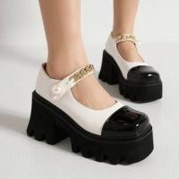 ราคา Platform Square Cap Toe Rhinestone Chain Patent Leather Block Heel Mary Jane Pumps (1120179687)
