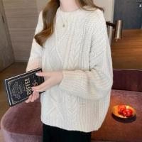 ราคา Crewneck Cable Knit Plain Sweater Off-White - One Size (1130935805)