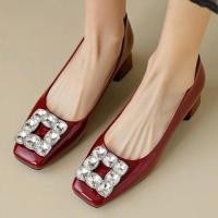 ราคา Square Toe Rhinestone Buckle Patent Leather Block Heel Pumps (1127646185)