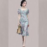 ราคา Short-Sleeve Square Neck Floral Print Midi Sheath Dress (1124369456)