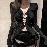 ราคา Flared-Sleeve V-Neck Plain Ruffle Cutout Front-Slit Cropped T-Shirt Black - One Size (1131182922)