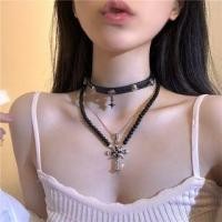 ราคา Studded Faux Leather Choker / Beaded Cross Necklace (1131545922)