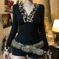 ราคา Long-Sleeve V-Neck Leopard Print Fluffy Panel Slim Fit Crop T-Shirt (1131708681)