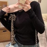 ราคา Long-Sleeve Boat Neck Leopard Print Panel Bow Ribbed T-Shirt (1131928907)