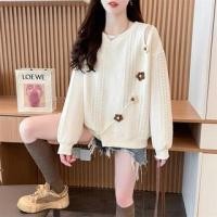 ราคา Crew Neck Cold Shoulder Jacquard Floral Accent Sweatshirt (1131972031)