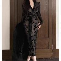 ราคา Long-Sleeve V-Neck Floral Midi Sheath Dress (1132063024)