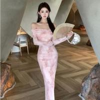 ราคา Long-Sleeve Off-Shoulder Floral Midi Sheath Dress (1132300872)