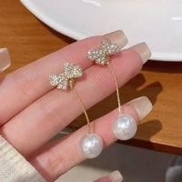 ราคา Bow Rhinestone Faux Pearl Ear Jacket 1 Pair - White & Gold - One Size (1132312441)