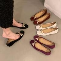 ราคา Hidden Wedge Bow Accent Pumps (1132396022)