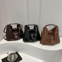 ราคา Buckled Zip Tote Bag (1132480982)