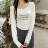 ราคา Long-Sleeve Scoop Neck Dog Print Lettering T-Shirt (1132498721)