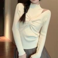 ราคา Long-Sleeve Mock Neck Cutout Plain Knit Top (1132519459)