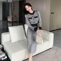 ราคา Long-Sleeve Round Neck Plaid Button Midi Sheath Knit Dress (1132544745)