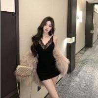 ราคา V-Neck Plain Panel Lace Cami Top (1132572275)