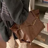 ราคา Faux Leather Buckled Tote Bag (1132662534)