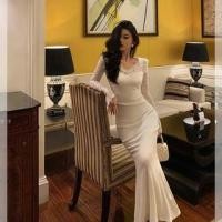 ราคา Long-Sleeve V-Neck Plain Lace Panel Midi Mermaid Dress (1132215555)