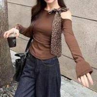 ราคา Long-Sleeve Round Neck Cold-Shoulder Leopard Print Panel Slim Fit T-Shirt (1132805372)