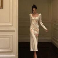ราคา Long-Sleeve V-Neck Floral Print Maxi Sheath Dress (1130840370)