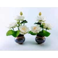 ราคา เปลี่ยนแจกันหิ้งพระต้อนรับสงกรานต์กันค่ะ แจกันเบญจรงค์ ประดับดอกบัวบางไทรประดิษฐ์ สีขาว (ขนาดเล็ก) ทำจากผ้า งานแฮนด์เมค (1675910116)