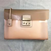 ราคา Furla clutch สีครีมค่ะ (1567772596)