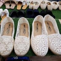 ราคา รองเท้าคัทชูลูกไม้สวยๆ พร้อมส่ง (5619756005)