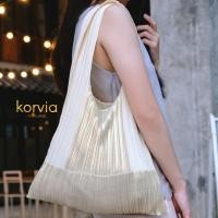 ราคา (385฿ โค้ด 77SPECIAL) กระเป๋าผ้าพลีท Korvia รุ่นเมทัลลิค สีขาว สีออฟไวท์ Shine At Midnight Collection - OFF WHITE (3467770449)