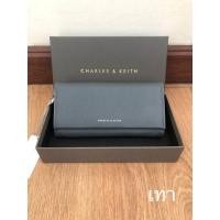 ราคา CHARLES KEITH TASSEL DETAIL LONG WALLET กระเป๋าเงินใบยาว สีเทา (9896321024)