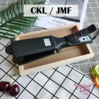 ราคา CKL JMF 1011 ของแท้ ที่หนีบสีดำ เครื่องหนีบผม ยืดตรง งุ้มปลาย ม้วนลอน ที่หนีบผม มีซี่หวี (1018509920)