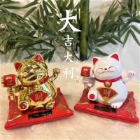 ราคา แมวกวักญี่ปุ่นนำโชค โซล่าเซล (ไม่ต้องใช้ถ่าน) รุ่นถือฆ้อนเรียกเงินเรียกทอง ขนาด 5 นิ้ว มี 2 สี (6541957709)