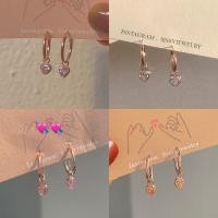 ราคา SissyJewelry // ต่างหูเงินแท้ ต่างหูห่วง huggie hoop พลอยหัวใจ cz 4 สี (rosegold-plated) (2959601668)