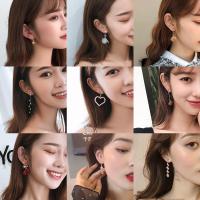 ราคา [จัดส่งภายใน 24 ชั่วโมง] No pierced ear clip earrings creativity long fruit flower wine bottle earrings (7781447915)