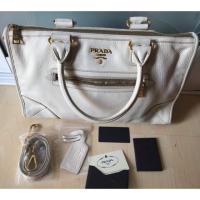 ราคา กระเป๋าprada แท้100%มือสอง พร้อมอุปกรณ์ (1876527407)