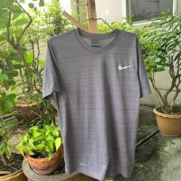 ราคา เสื้อยืด Nike ของแท้ (7232089301)