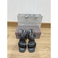 ราคา รองเท้า รัดส้น charles&keith ไซส์ 35 (12340511588)