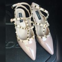 ราคา รองเท้าส้นสูง มือสอง สภาพดี (935947525)