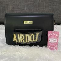 ราคา กระเป๋าแบรนด์แท้ Elilyn สีดำ ด้านหน้าคล้องมือถือเป็นคลัชได้ (5934779751)