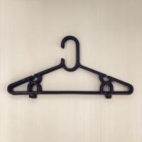 ราคา ไม้แขวนเสื้อพลาสติกสีดำ (2190308366)