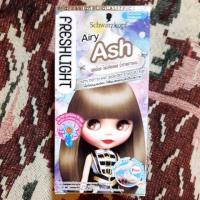 ราคา Schwarzkopf Freshlight สี Airy Ash โฟมเปลี่ยนสีผมสีน้ำตาลเทาอ่อน โฟมเปลี่ยนสีผม สีแฟชั่น ของแท้ราคาถูก ขายกล่องสุดท้าย!! (2500310726)